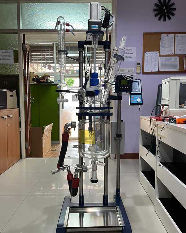 玻璃反應(yīng)釜不能與哪些介質(zhì)和物料接觸？怎么清洗？